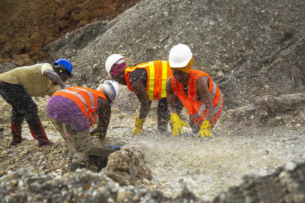 Efforts to promote mercury-free gold take off in Ghana - Solidaridad ...