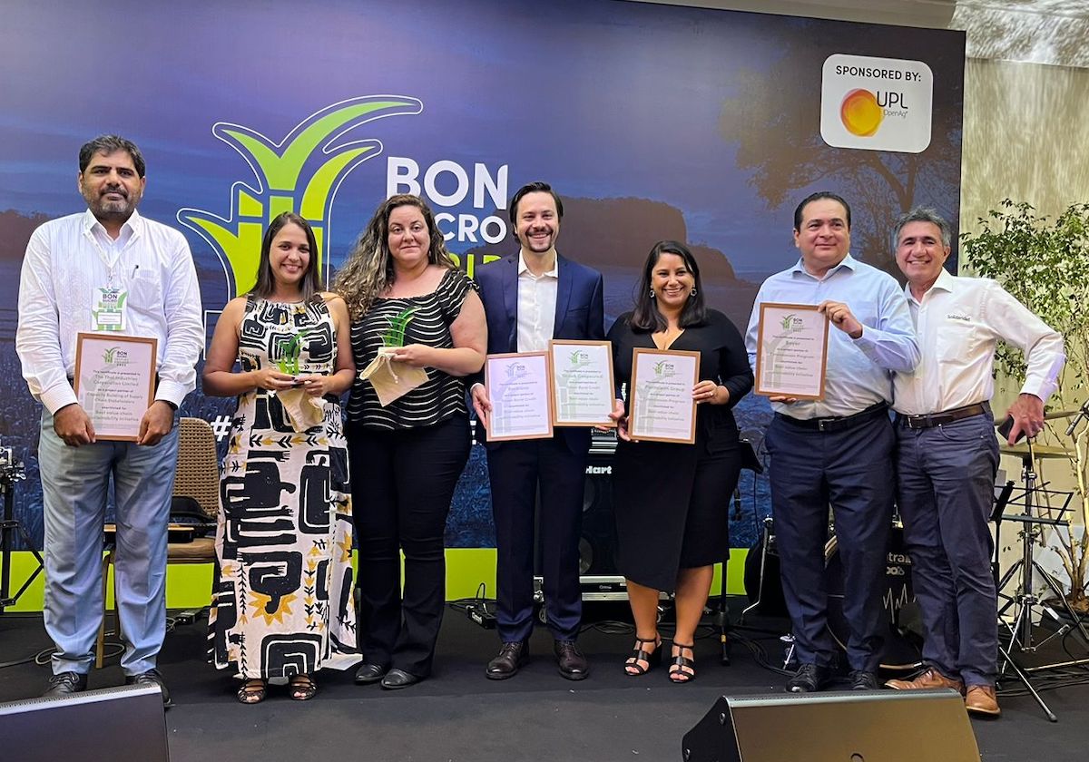 ORPLANA and Solidaridad received the Bonsucro award for best sustainability initiative at the 2022 Bonsucro Week in Brazil