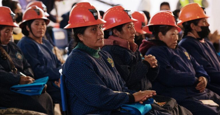 Women miners make the case for changes to Peru’s new National Policy for Artisanal and Small-scale Mining