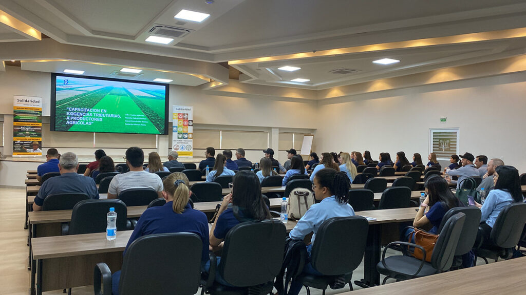 Cooperative members attend a training on how to comply with new regulations in Paraguay. Credit: Solidaridad.