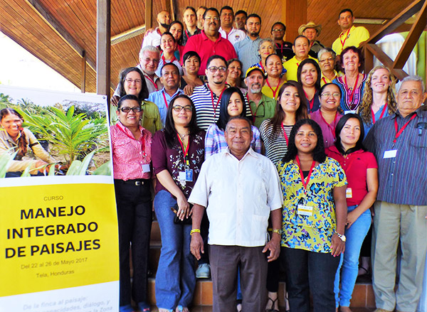 Representatives of social enterprises like Hondupalma, private oil palm companies, municipal leaders, water council representatives, tourism boards, environmental associations, cacao producers, and many other stakeholders during the first Integrated Landscape Management Workshop. May 2017
