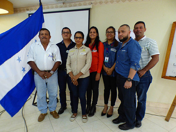 Representatives of government agencies, private and social companies and CSOs make up the Honduras zero-deforestation implementation committee