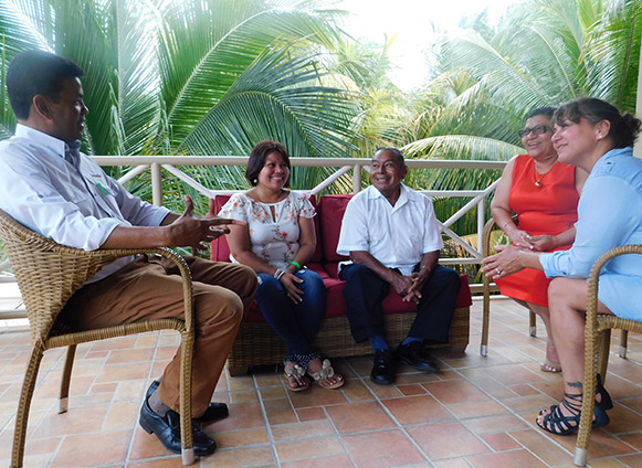 Omar Palacios, Sonia Maribel Ramirez, smallholder and member of MUCA -Unified Peasant Movement of the Aguan, Fausto Martínez, Suyapa Díaz, and Michaelyn Baur, Regional Director for Solidaridad Central America, Mexico and The Caribbean, during a multi-stakeholder meeting in Honduras. September 2018